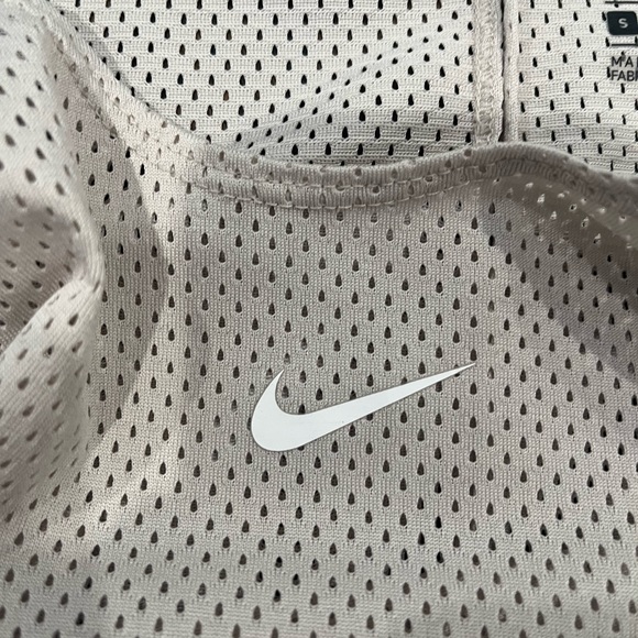 Nike Mesh Tank Top - Picture 3 of 4